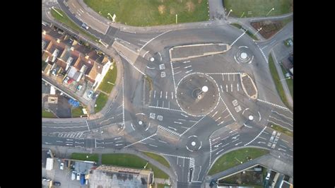 Magische Rotonde Magic Roundabout In Swindon Youtube