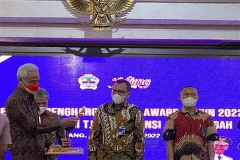 Csr Award Gubernur Jawa Tengah Berikan Penghargaan Bumn Terbaik