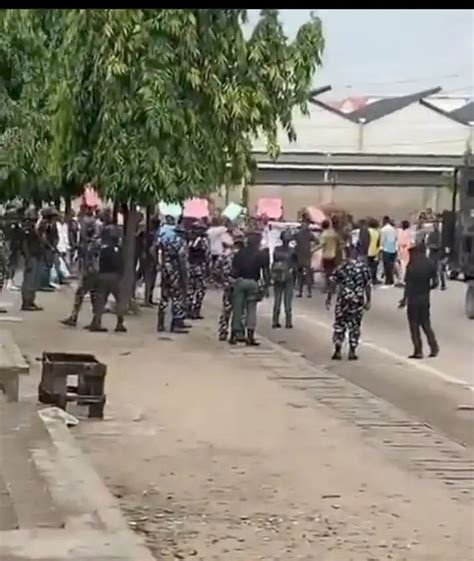 Police Fires Teargas At Unilag Students Protesting Hike In School Fees