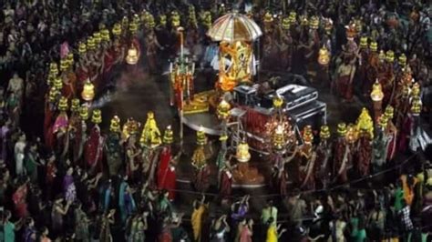 Navratri 2022 गरबा कार्यक्रमात घुसलेल्या तरुणाला बजरंग दलाच्या कार्यकर्त्यांकडून मारहाण