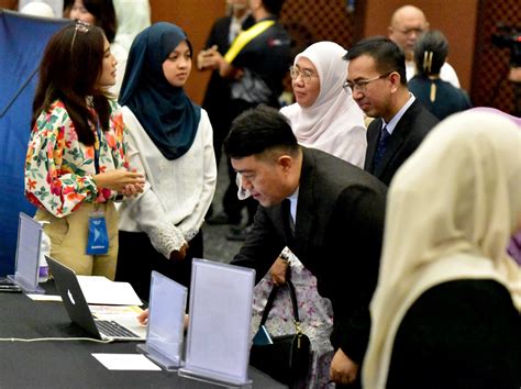 Pameran Kerjaya Ubd Dirasmikan Media Permata Online