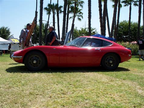 The Toyota Enthusiast: 2000GT