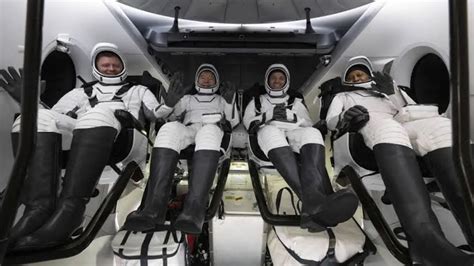 Three NASA Astronauts Are Not Revealing Who Among Them Was Hospitalised ...