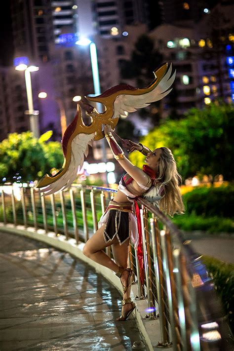 HEARTSEEKER VARUS COSPLAY - BLONDIEE by BlondieeGaming on DeviantArt