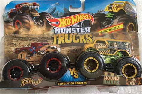 Hot Wheels Monster Trucks Demolition Double HOTWEILER Vs HOUND HAULER