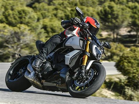 Prueba Ducati Diavel S Power Naked