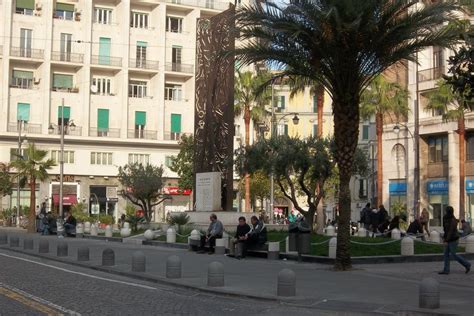 Piazza Carit Un Luogo Di Napoli Tra Storia E Progresso