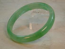 THE FASHION TREND OF JADE BANGLE BRACELETS - Oriental Jade Jewelry