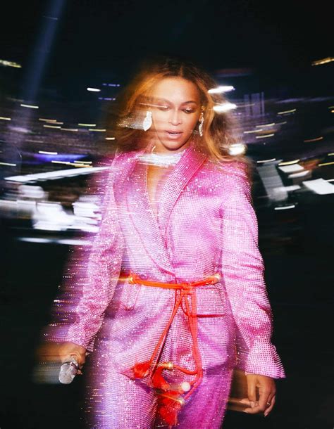 Andrew White’s best photograph: Beyoncé exits the stage glimmering ...