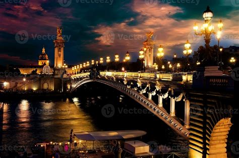 Night over bridge 25284516 Stock Photo at Vecteezy