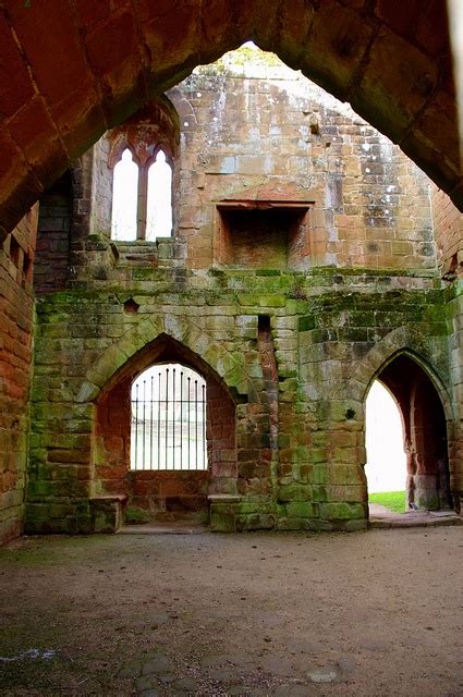 Kenilworth castle ruins | Kenilworth castle, Inside castles, Castle ruins