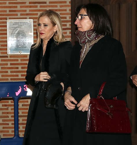 Arantxa De Benito Y Su Hija Acuden Desoladas Al Ltimo Homenaje A