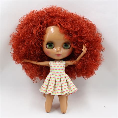 Neo Blythe Muñeca con pelo pelirrojo piel oscura cara linda y