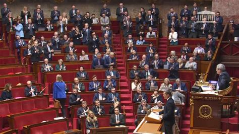 Assemblée nationale le ministre Nicolas Daragon applaudi par le RN