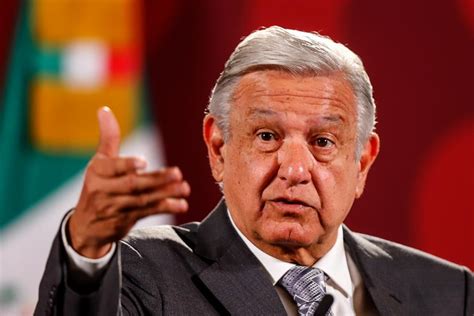 L Pez Obrador Celebra La Reforma Para Mantener Al Ej Rcito En Las