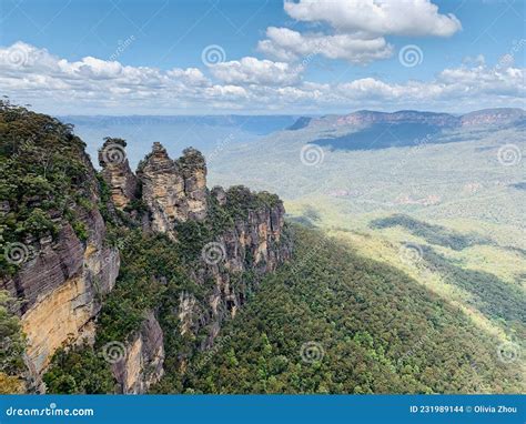 Three Sisters, Blue Mountains Stock Photo - Image of canyon, geology ...