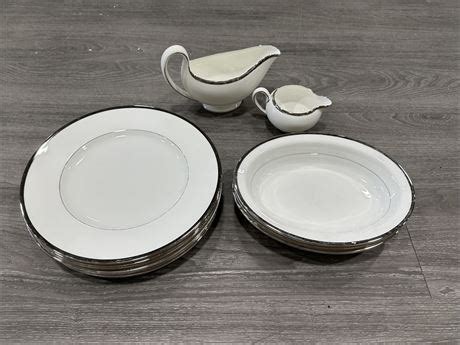 Urban Auctions Pc Wedgwood Bone China Carlyn Set