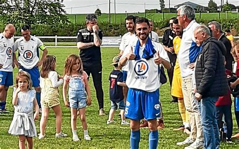 Après le maintien la fête à Momo pour les Moutons Blancs football de