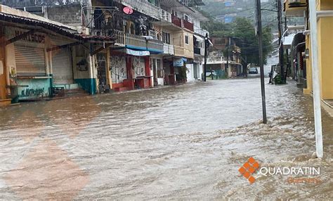 Se Intensifican Lluvias E Inundan El Centro De Zihuatanejo