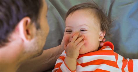 Bien positionner bébé au sein les différentes positions d allaitement