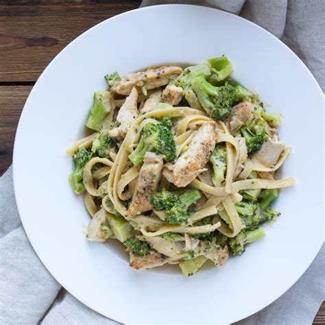 Mealime Lemon Fettuccine Alfredo With Chicken And Broccoli