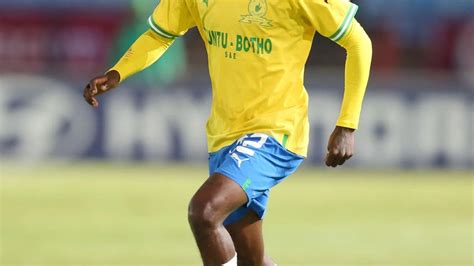 Mamelodi Sundowns Coach Sings Praises Of Lesedi Kapinga After Nedbank