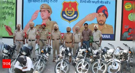 Khanna Police Arrests Four Recovers 11 Motorcycles Ludhiana News