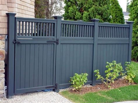 30+ Fancy Wooden Fence Styles and Designs (with Pictures)