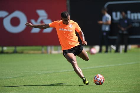 Pottker Segue Como Centroavante No Time Titular Do Internacional