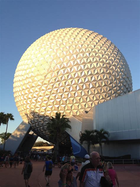 Epcot at Disney World - Must Be Yummie