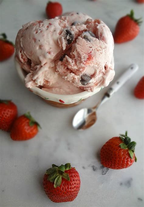 The Cooking Actress Strawberries And Cream Chocolate Chip Ice Cream {easy No Cook Egg Free}