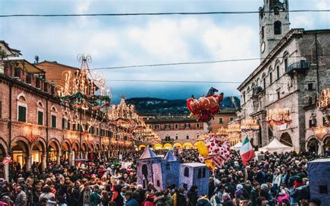 Carnaval De Ascoli Piceno En Las Marcas Italia Italia It