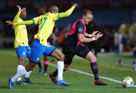 Mamelodi Sundowns maintain perfect record in 3-0 victory over Cape Town ...