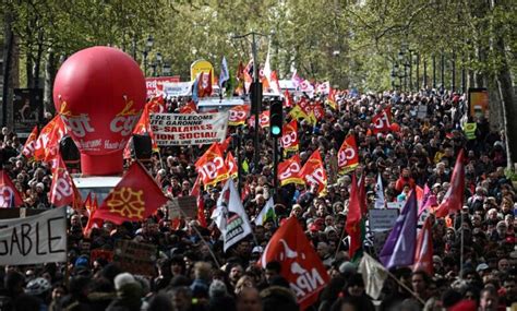 Las Protestas Persisten En Francia Mientras La Ley De Pensiones De