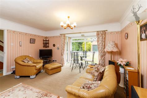 Property For Sale The Green Theydon Bois Cm16 3 Bedroom House