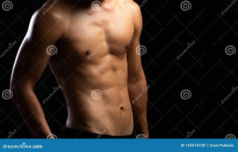 Close Up De Um Corpo Da Aptid O Da For A Homem Novo Apto Torso