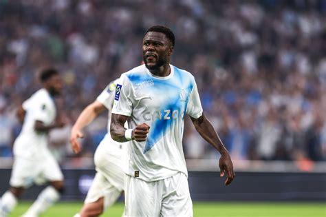 Om La Fin Est Proche Chancel Mbemba Triomphe De Ses Dirigeants