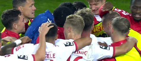 Jahn In Der Liga Regensburg Gegen Waldhof Mannheim Mit Gala Abwehr