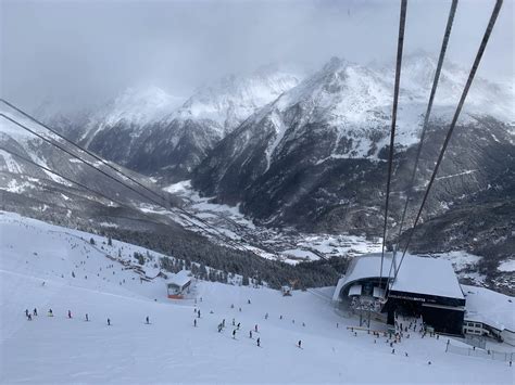 Skiing in Sölden, Austria: A Curated Guide (& James Bond 007 Elements