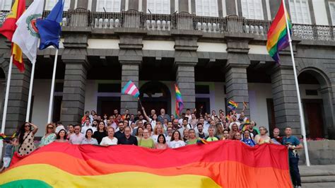 Las Casas Consistoriales De Las Palmas De Gran Canaria Se Iluminan Con