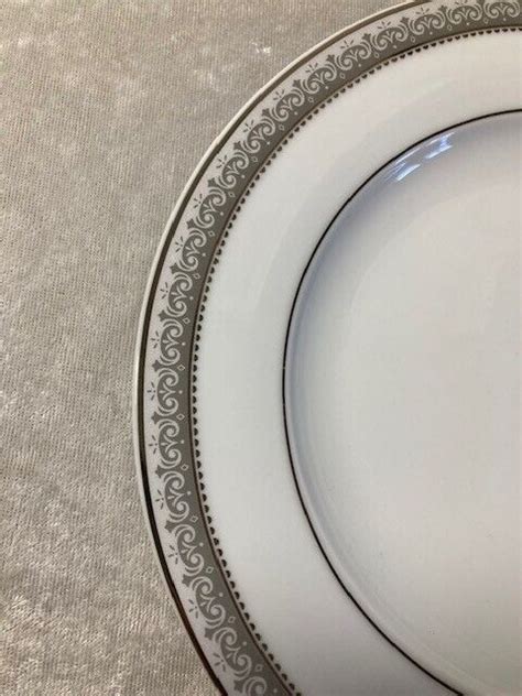 Mikasa Platinum Crown L3428 Fine China Salad Dessert Plate 8 NEW EBay