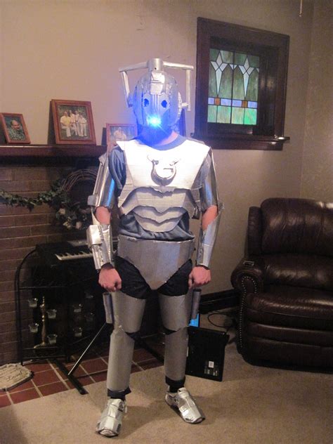 CYBERMAN Costume : 6 Steps - Instructables