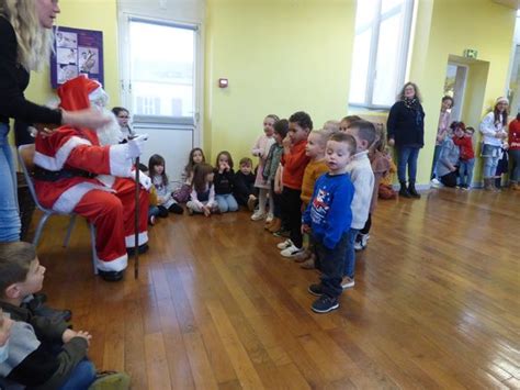 Le P Re No L Rend Visite Aux Enfants Molinet