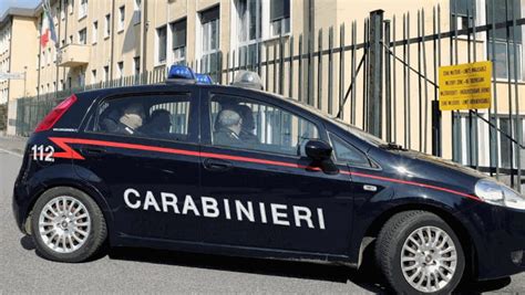 Due Colpi In Mezzora Nelle Banche Arrestato Il Rapinatore Armato Di