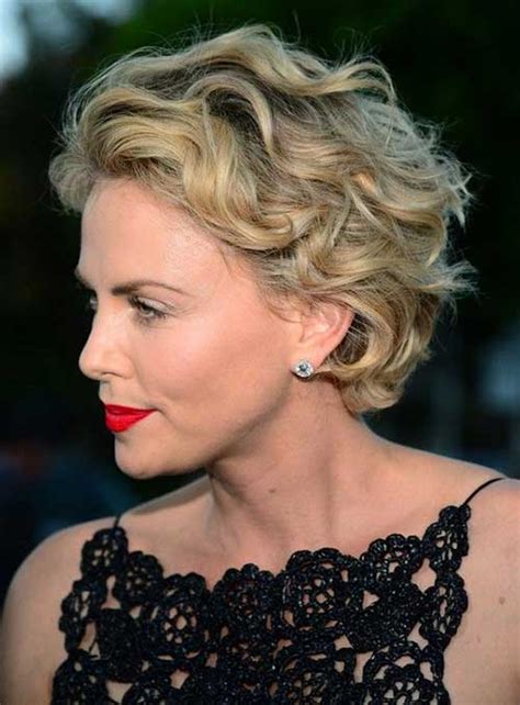 25 Short Wavy Pixie Hairstyles Pixie Cut Haircut For 2019