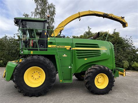 John Deere 7450 Forage Harvesting