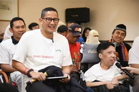 Sandiaga Uno Gandeng Uniqlo Hadirkan Lapangan Kerja Bagi Penyandang