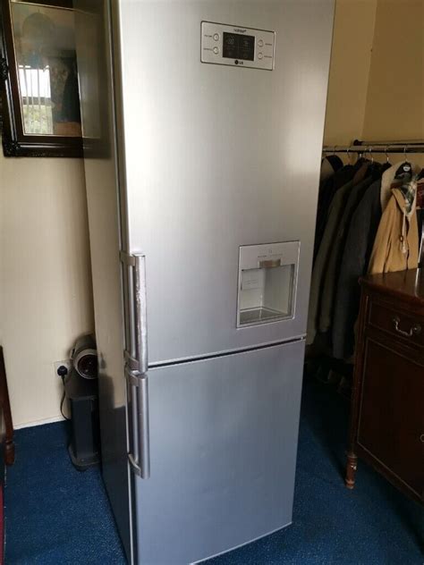 Lg No Frost Fridge Freezer With Water Dispencer In Crumlin County