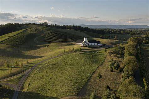 Stunning Wineries Near Shenandoah National Park