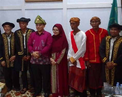 Didampingi Smb Iv Bupati Halmahera Selatan Buka Festival Marabose